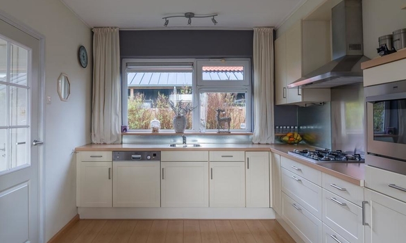 Esther Meindertsstraat 8